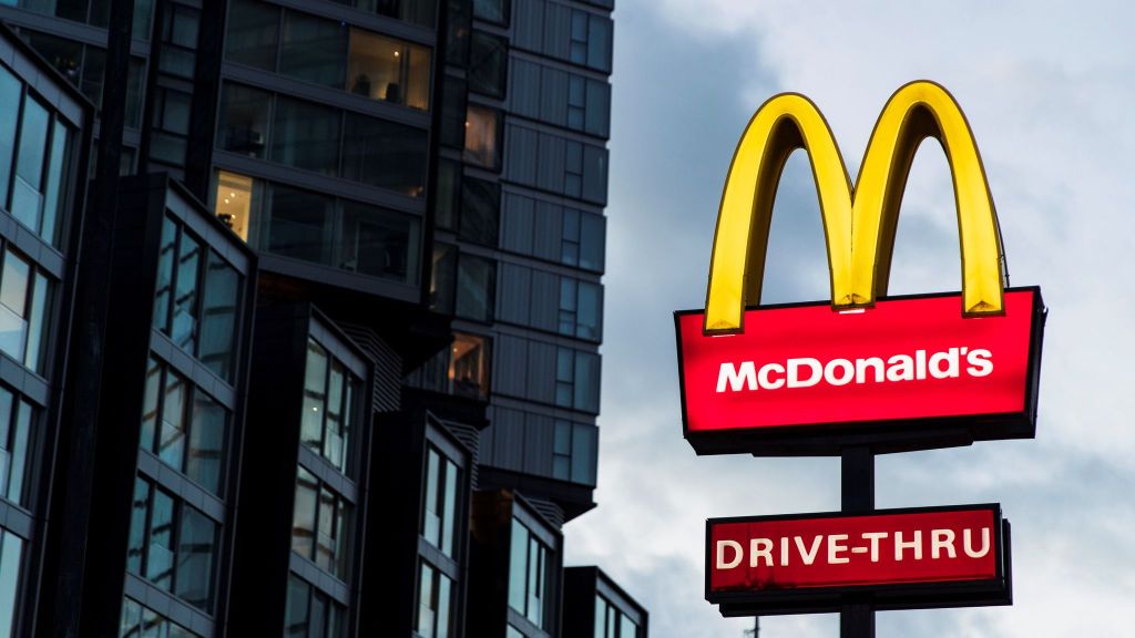 Umělá inteligence vyváděla psí kusy při příjmu objednávek v McDonald’s